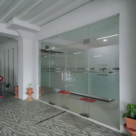 Urbanview Hotel Bari Syariah Palembang By Reddoorz Dış mekan fotoğraf