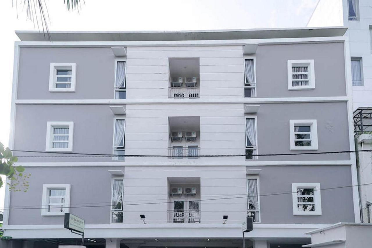 Urbanview Hotel Bari Syariah Palembang By Reddoorz Dış mekan fotoğraf