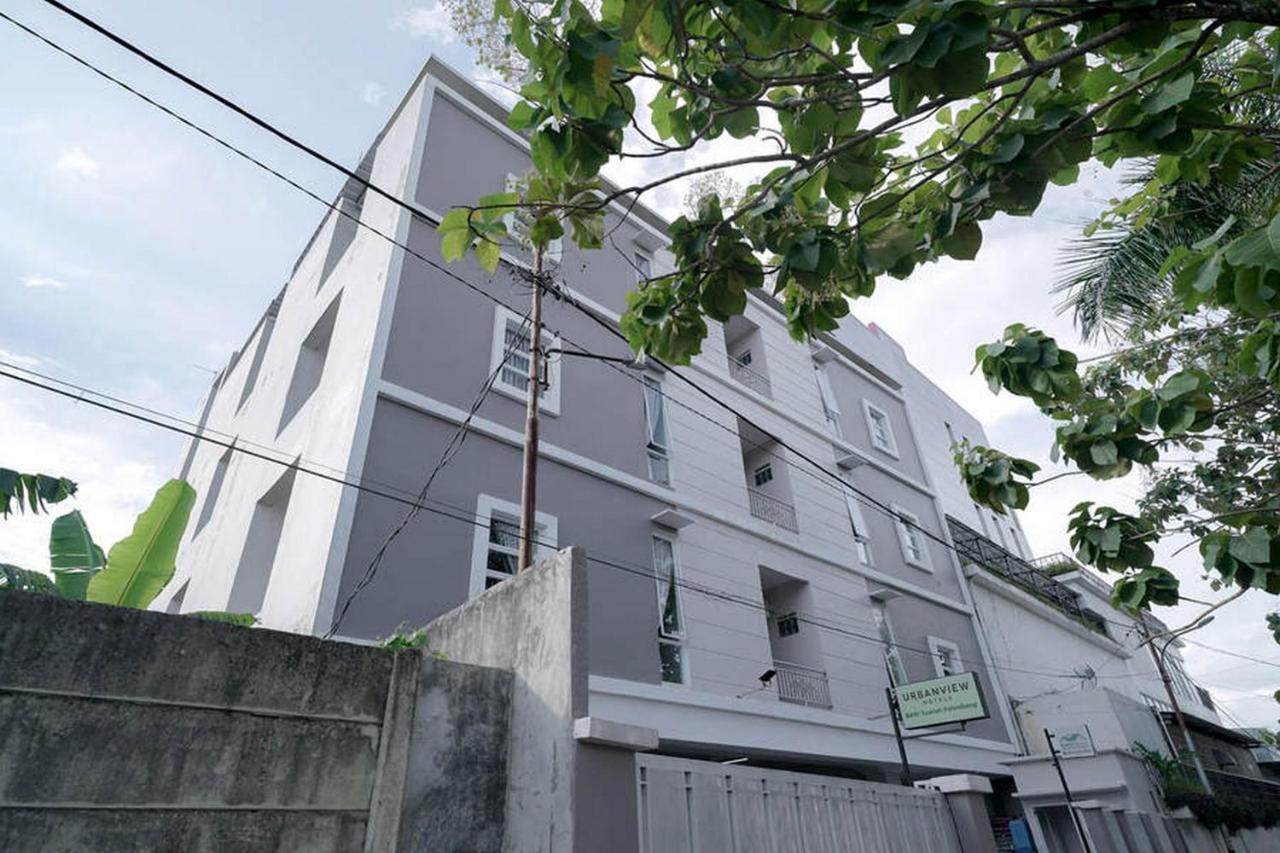 Urbanview Hotel Bari Syariah Palembang By Reddoorz Dış mekan fotoğraf