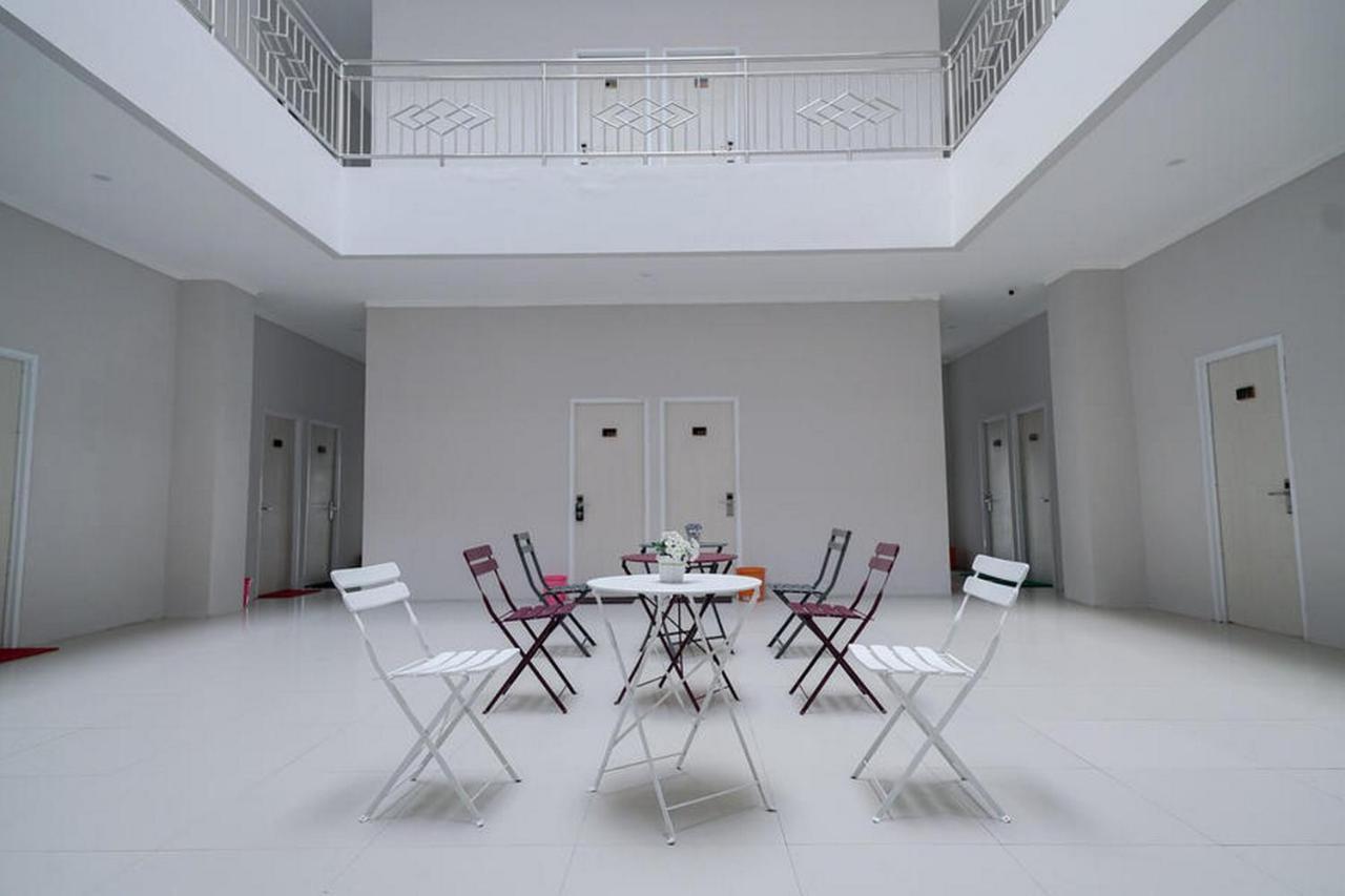 Urbanview Hotel Bari Syariah Palembang By Reddoorz Dış mekan fotoğraf
